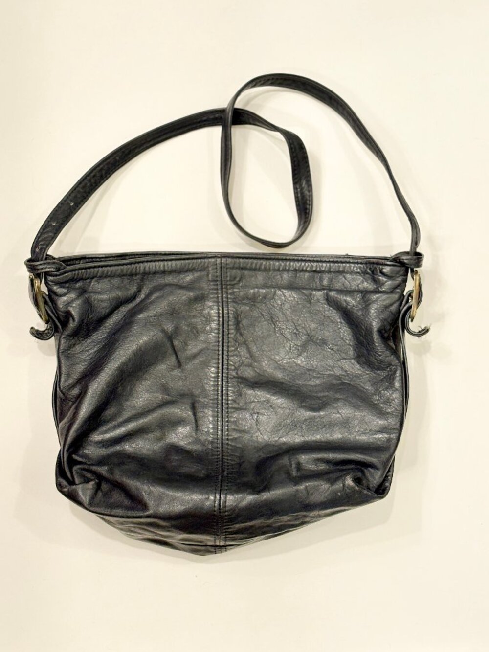 Vtg. Stone Mountain navy leather hobo bag